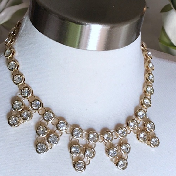 ✨ Crystal Encased Necklace & Stud Earring Set ✨ - Picture 13 of 16